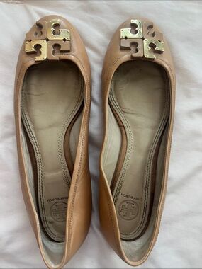 Tory Burch Caramel Leather Logo Ballet Flats with Gold Emblem